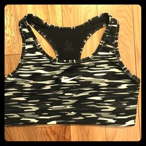 Nike women’s shorts bra